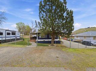 512 N 61st Ave, West Richland, WA