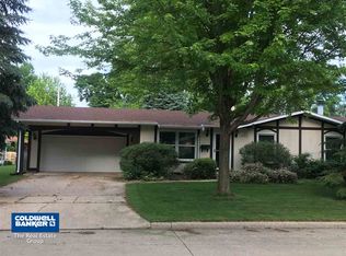 2322 S Meadowview Ln, Appleton, WI 54915