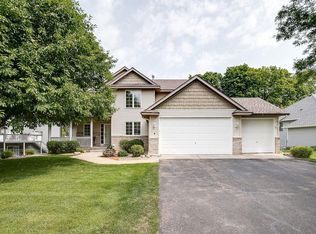 21400 Pointe Dr, Rogers, MN 55374