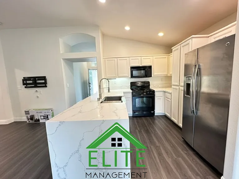 5620 Bridgecross Dr — Photo 15