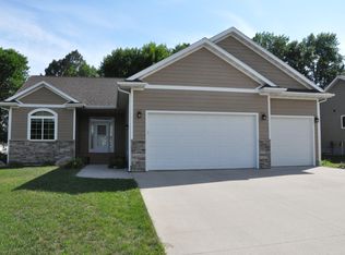 1928 Overlook Ridge Rd, Brookings, SD 57006