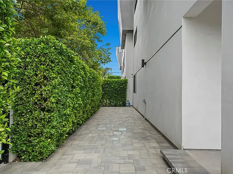 14157 Tiara St #101 — Photo 26