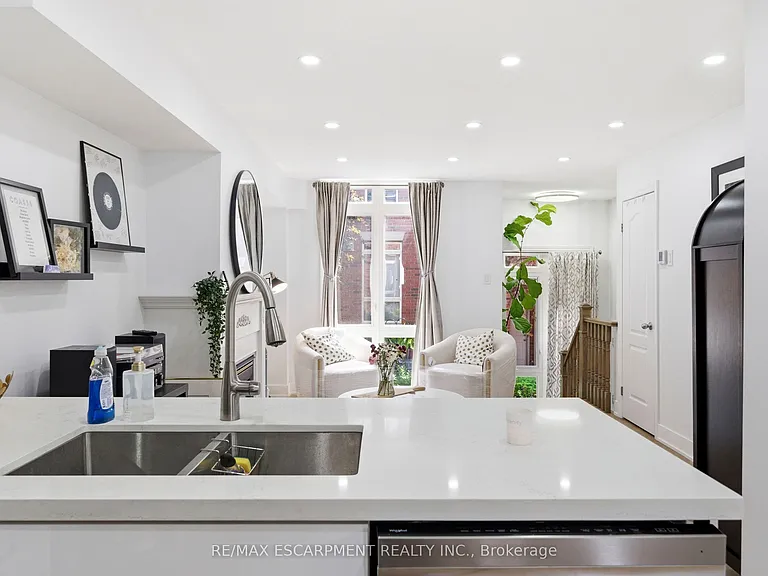 12 Sudbury St #1808 — Photo 9