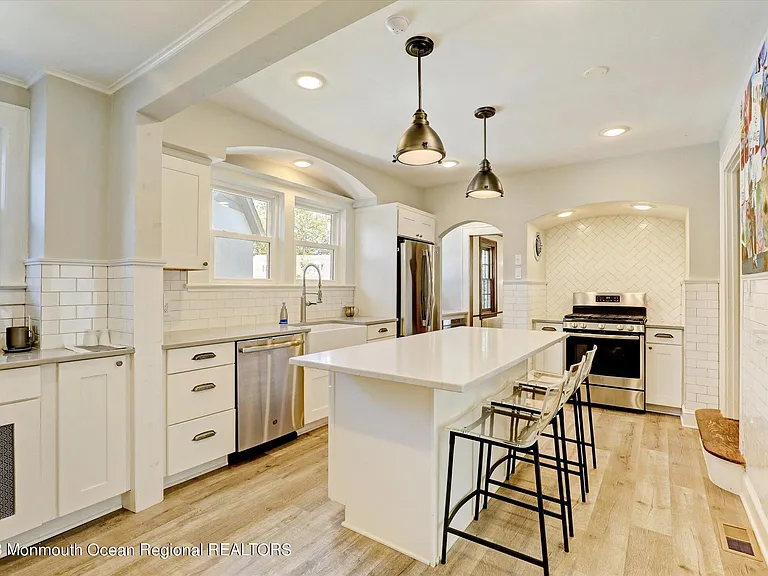 570 N Edgemere Dr #A — Photo 20