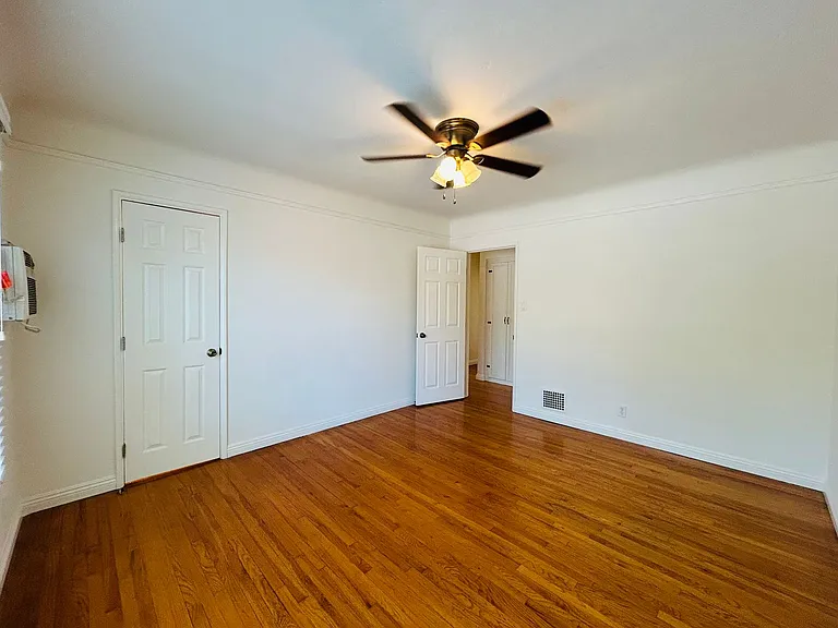 340-342 N Harper Ave — Photo 13