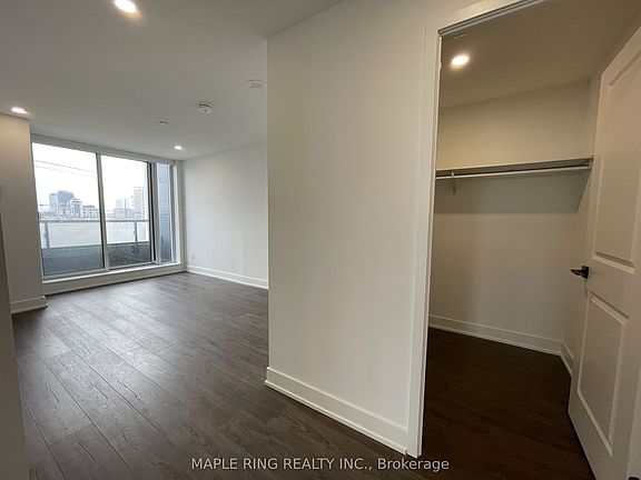 4th image of 2489 Taunton Rd #412