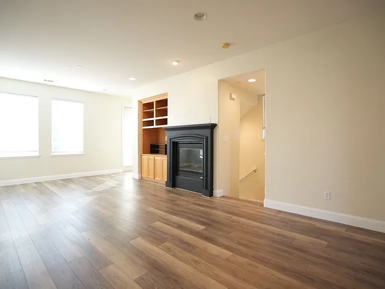 2225 Alysheba Ct — Photo 7