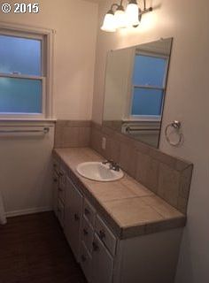 2nd image of 3357 NE Stephens St