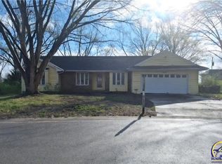 3820 SW Gamwell Rd, Topeka, KS 66610