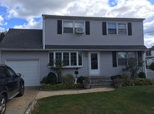 168 N 7th St, Bethpage, NY 11714