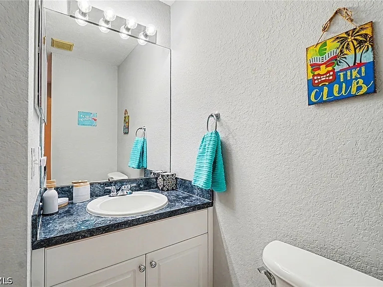 2727 SW 2nd Ct — Photo 15