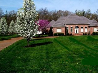 887 Robertson Rd S, Murray, KY 42071