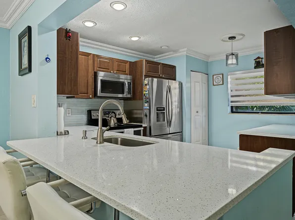 4228 NW 22nd Street #100J, Coconut Creek, FL 33066