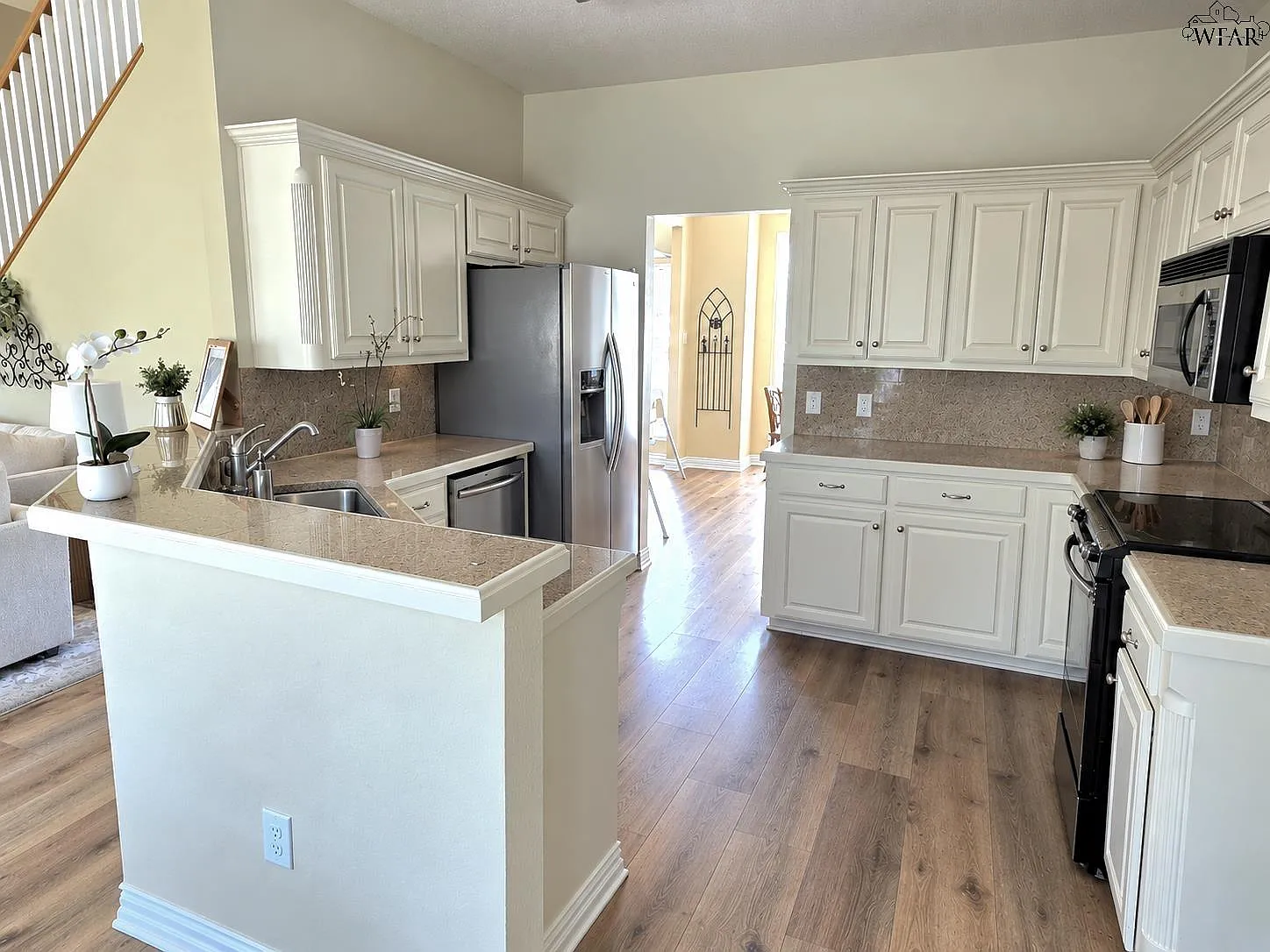 5 bed, 3.0 bath, 2519 sqft, $3,300 — Photo 4