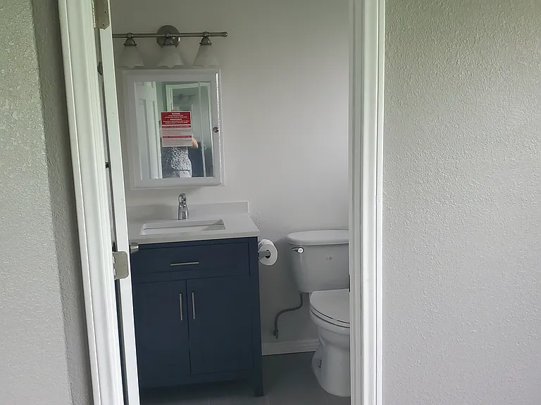 902 N Pass Ave — Photo 27