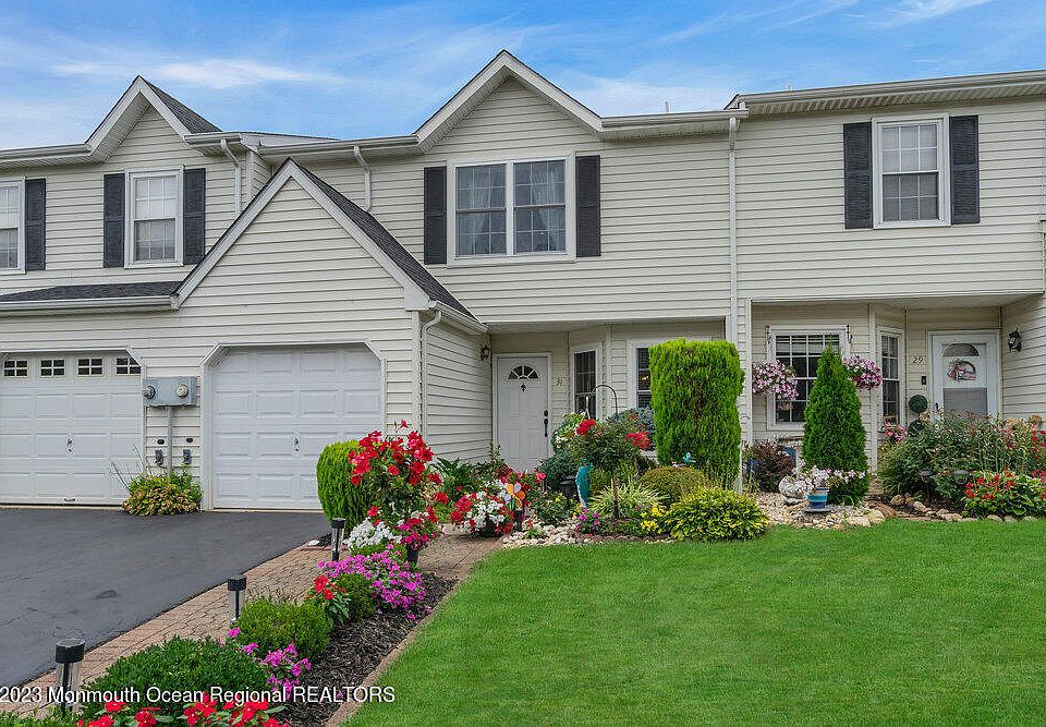 31 Mariners Cove, Freehold, NJ 07728 Zillow