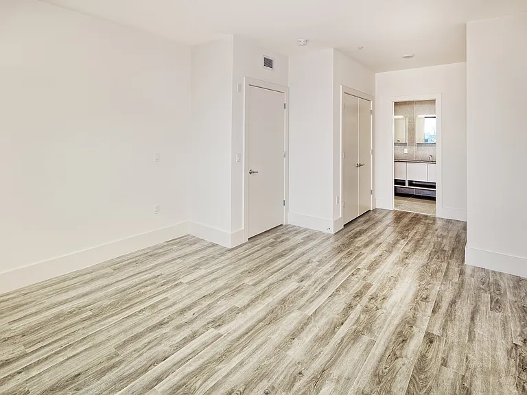 391 Palisade Ave #404 — Photo 5