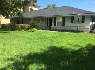 4929 Holt St, Bellaire, TX 77401