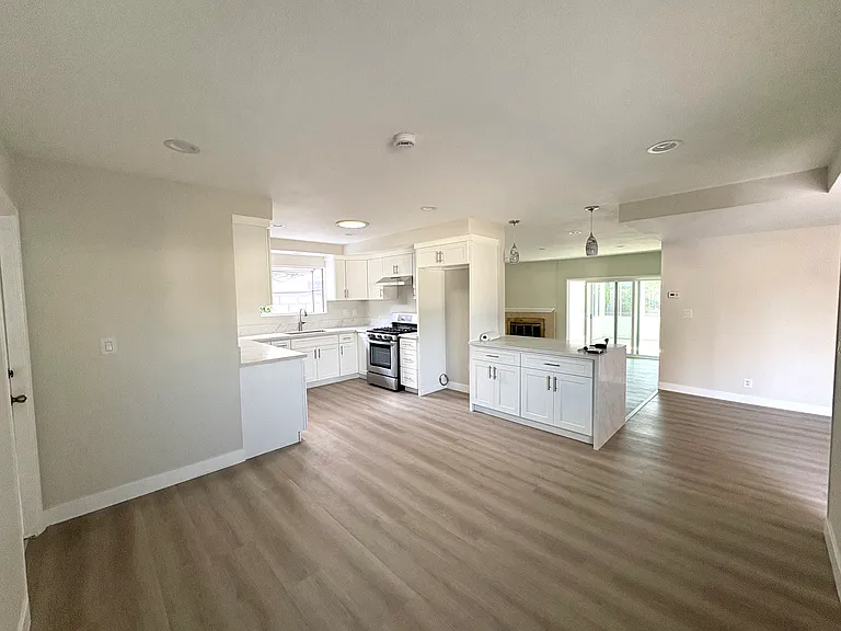 10377 Morning Glory Ave — Photo 3