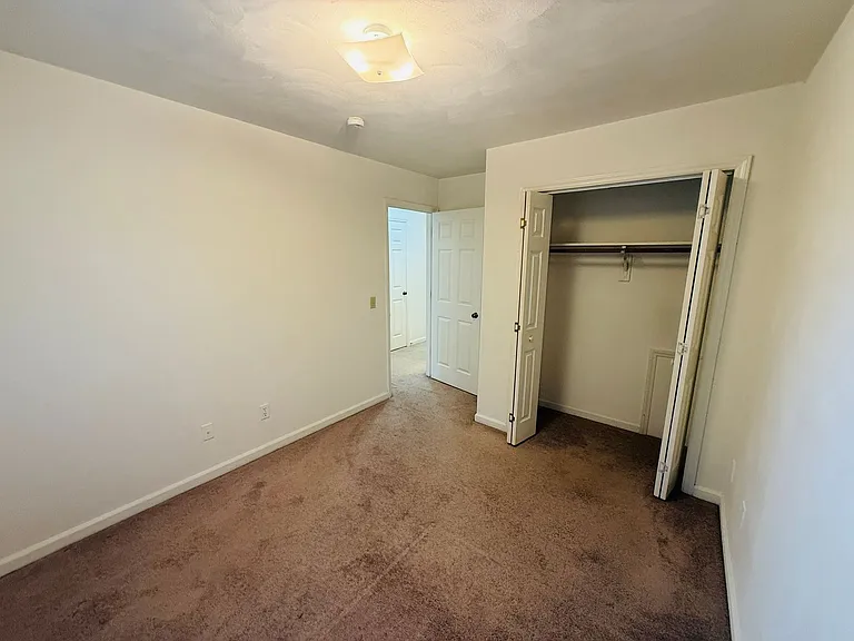882 Patrick Henry Dr — Photo 11