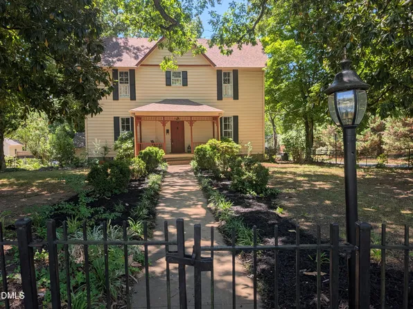916 W Davis St, Burlington, NC 27215