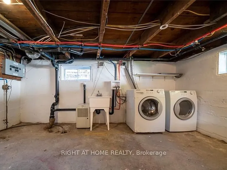 48 Ridley St E — Photo 14