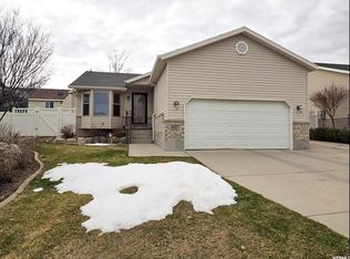 6137 W Nellies St, West Jordan, UT 84081