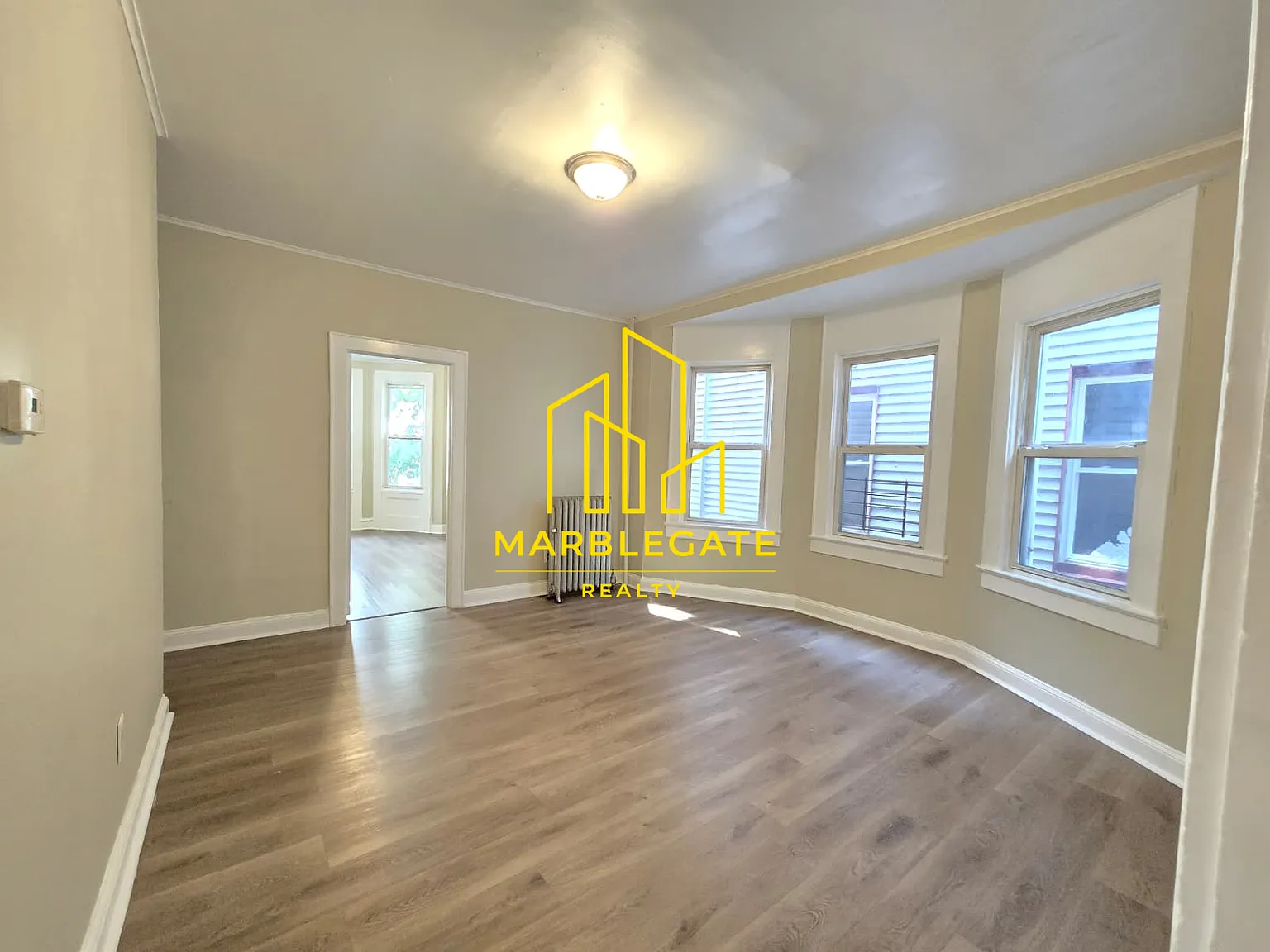 3 bed, 1050 sqft, $1,950 — Photo 3