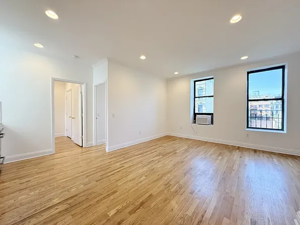 299 E 8th St APT 24, New York, NY 10009