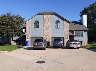 1702 E Tracia Ln, Appleton, WI 54911