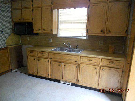 2nd image of 14 Laurel Ave