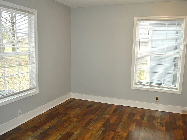2010 Morgan Ave SW — Photo 11