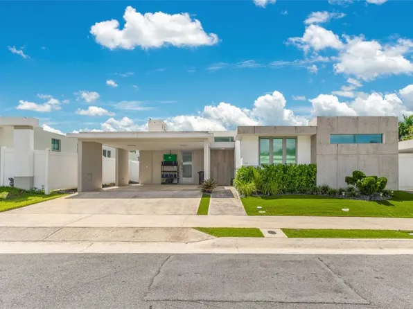 203 Calle Amanecer, Guaynabo, PR 00969