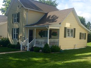 411 8th Ave, Fulton, IL 61252