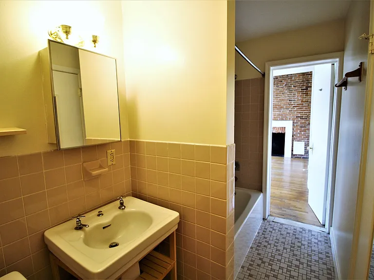 920 Saint Paul St — Photo 12