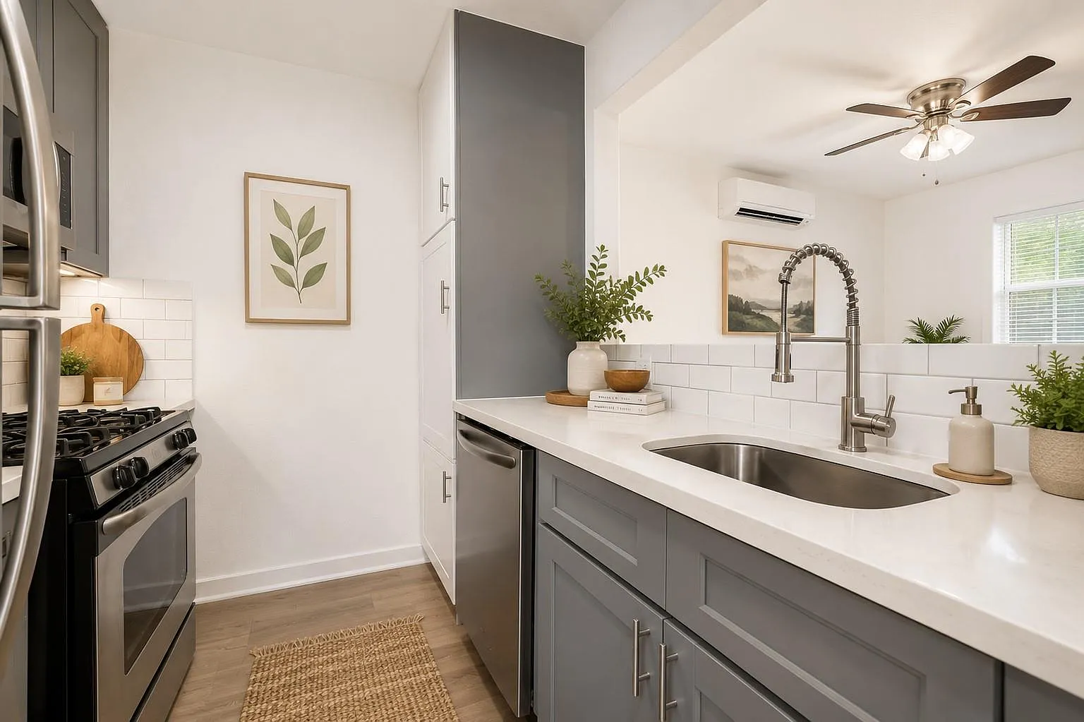 2 bed, 1.0 bath, 925 sqft, $1,399 — Photo 2