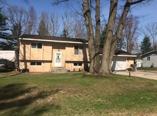 1860 Pine Ln, Interlochen, MI 49643