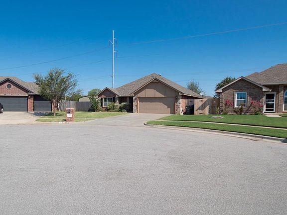3rd image of 1403 Spoonwood Dr