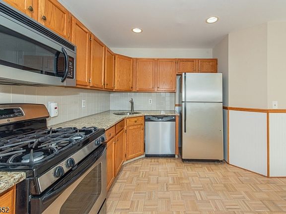 5th image of 206 Potomac Dr