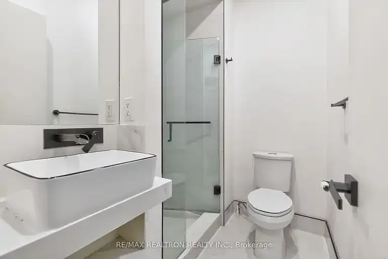 119 Markham St #1A — Photo 11
