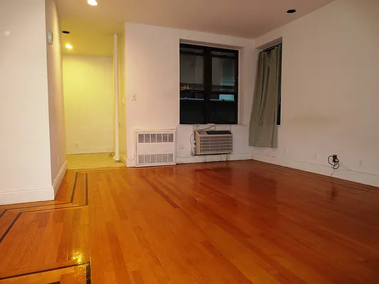 Rented by Waverly Realty Associates | media 30