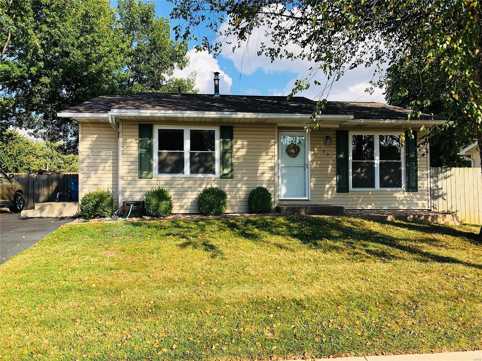709 Albers Ln photo 1