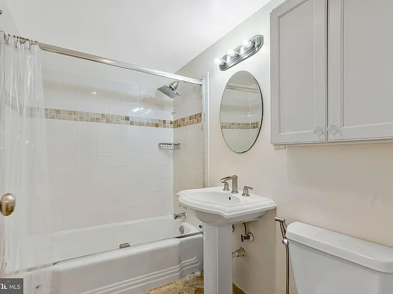 522 21st St NW #301 — Photo 13