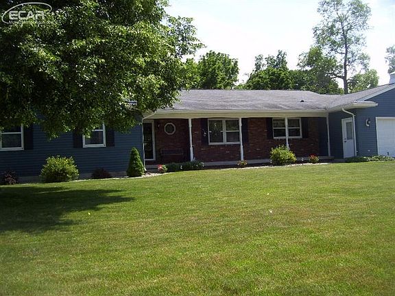 3rd image of 8339 Apple Blossom Ln