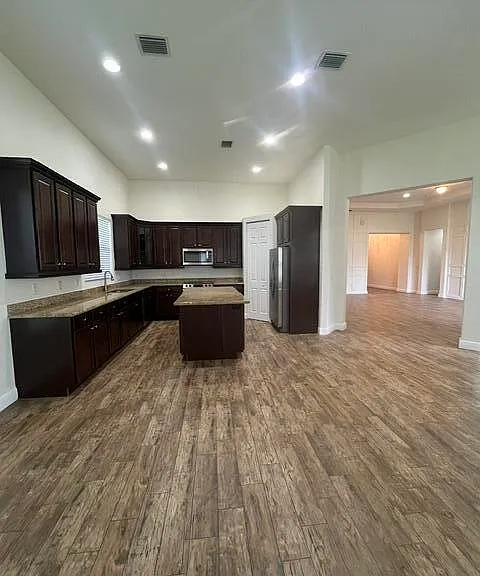 6326 Grebe Ct — Photo 14