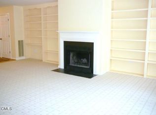 174 Mayfield Dr, Trumbull, CT 06611