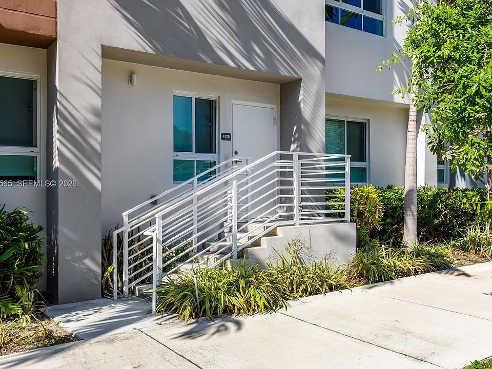 1st image of 2505 NE 193rd St #4108