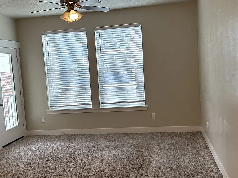 573 N 360 W — Photo 7