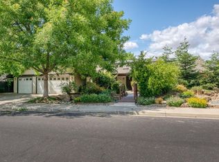 1829 Rall Ave, Clovis, CA 93611