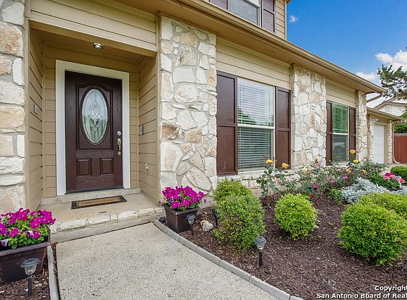 2nd image of 128 Splitrock Ln